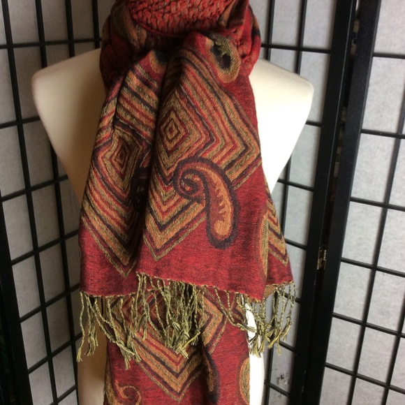Beverly’s Cinched & Fringed Scarf! - Picture 2 of 4